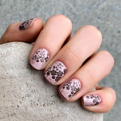 Short Nails with Flowers