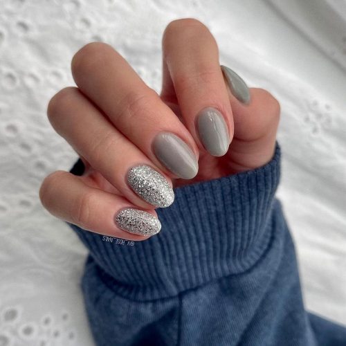 Short Almond Nails with Glitter
