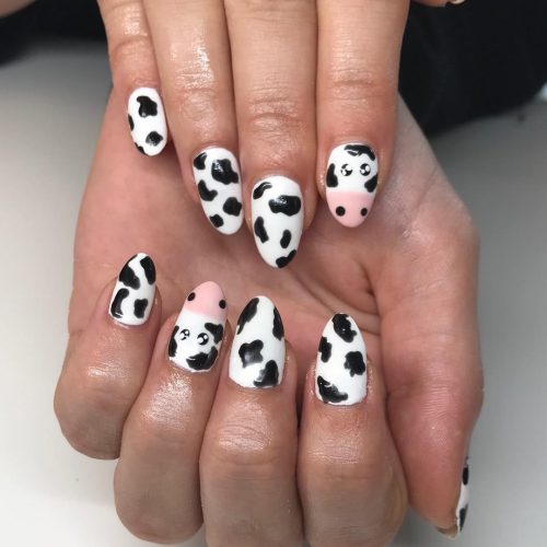 Krótkie paznokcie z nadrukami krów