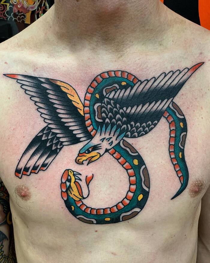 цветная тату змея и орел на груди