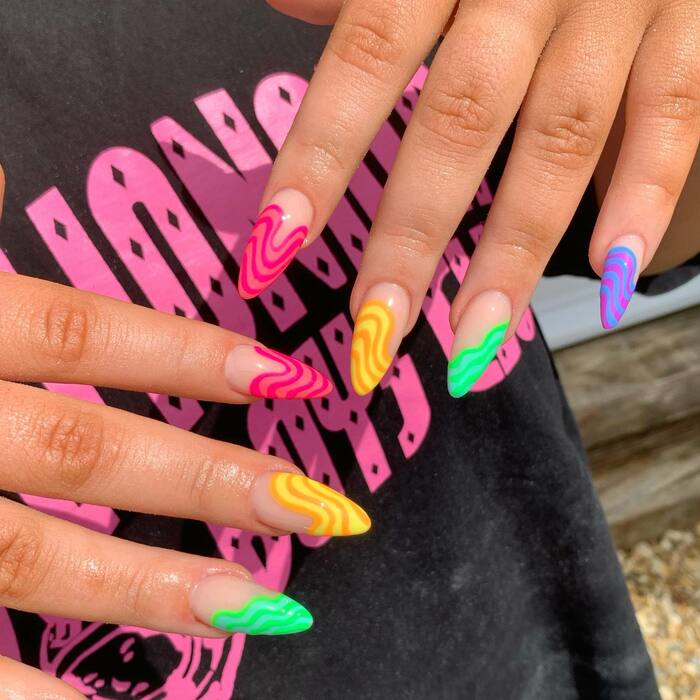 Летние цветные французские ногти