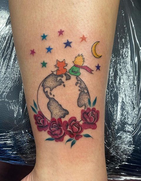 Tatuaż z różą i gwiazdą