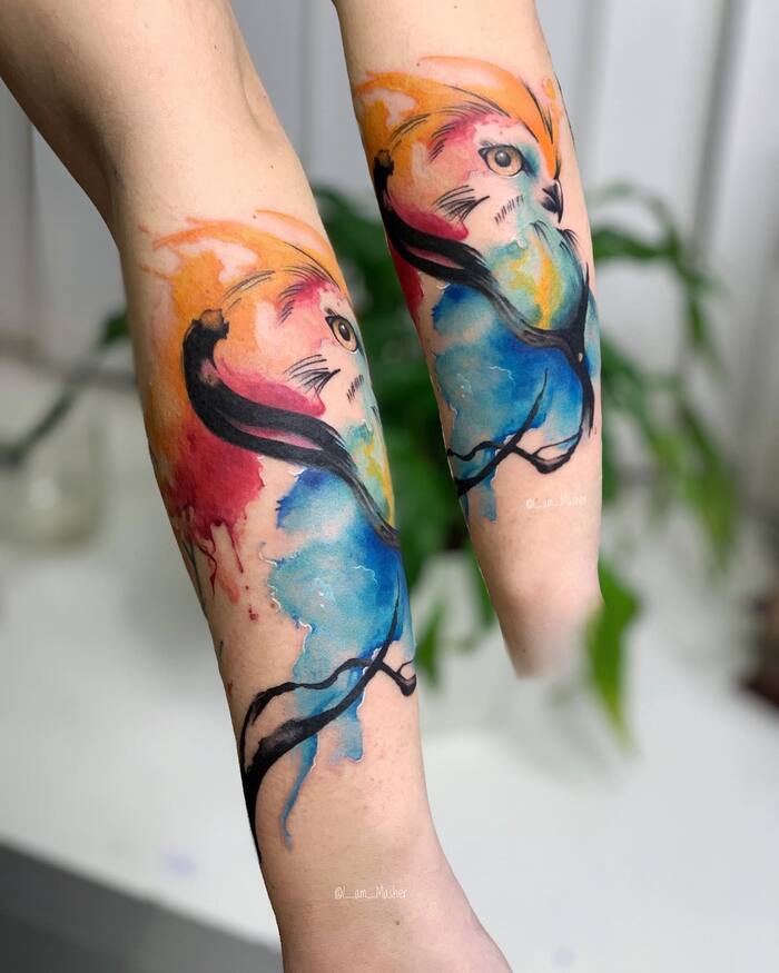 необычная разноцветная акварельная тату совы