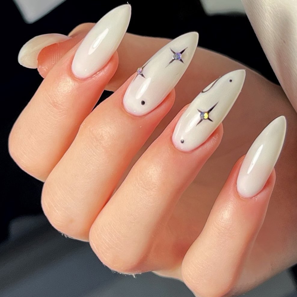 74 White Nails With Diamonds That Will Amaze You