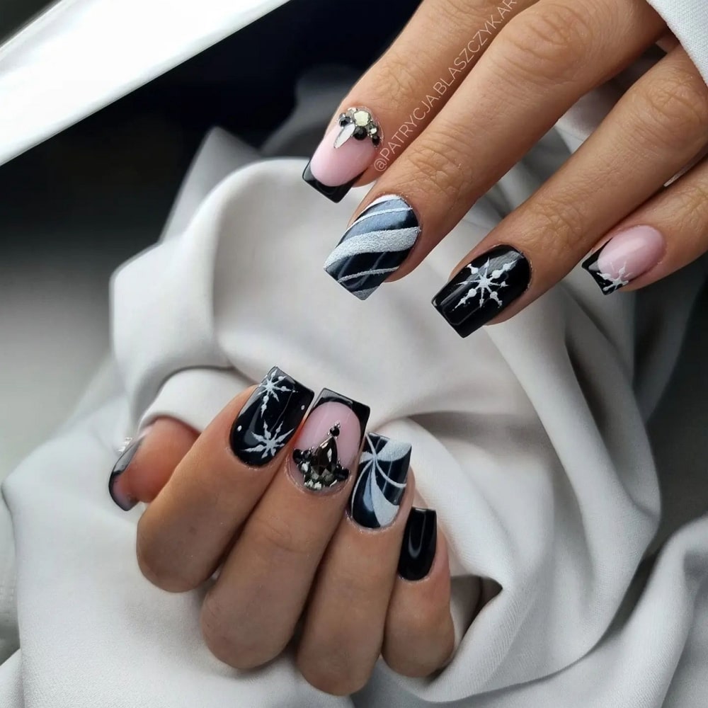 White Nails With Black Diamonds
