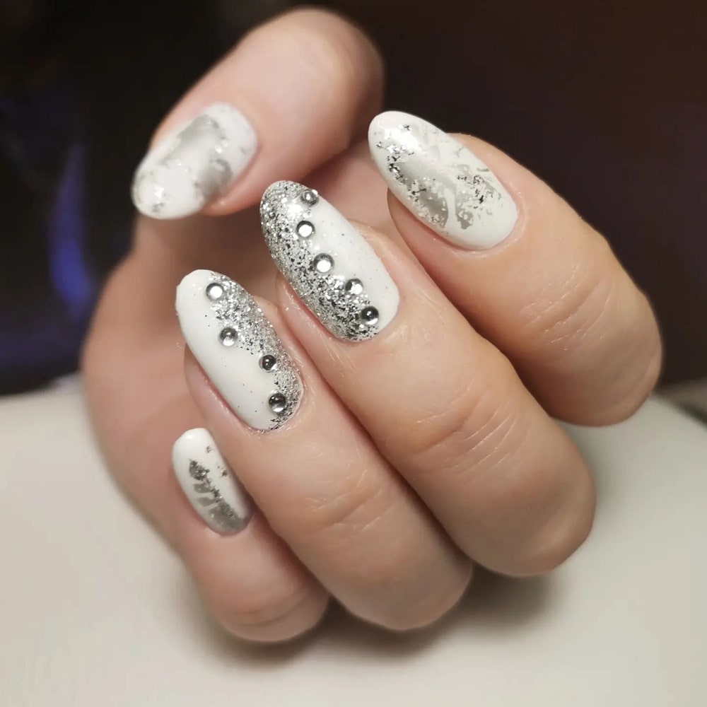 White Glitter Nails With Rhinestones 