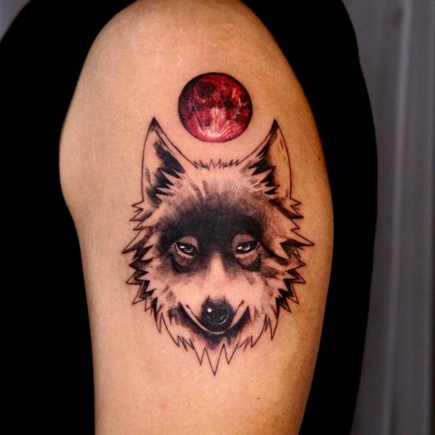 Tatuaż głowy wilka