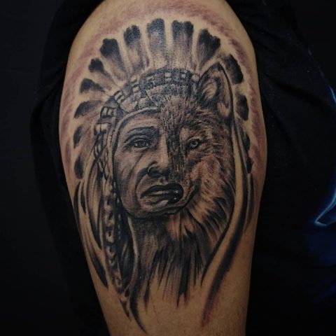 Wolf und Indianer-Tattoo