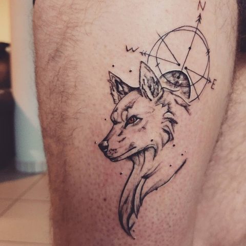 Zarys tatuażu wilka