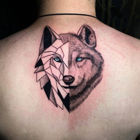 Tatuaż wilka na plecach