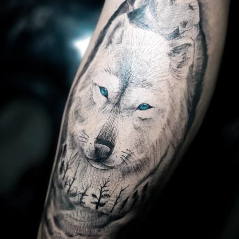 Weißes Wolf-Tattoo