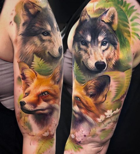 Wolf- und Fuchs-Tattoo
